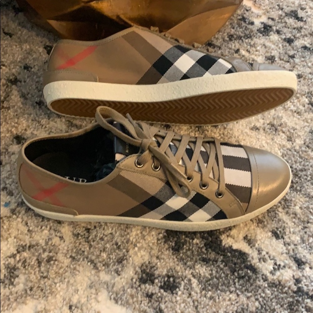 BURBERRY SNEAKERS